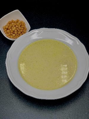 Fokhagymakrém leves (Garlic thick soup)